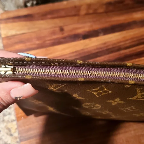 Louis Vuitton Monogram Toiletry Pouch Pochette - Picture 11 of 14